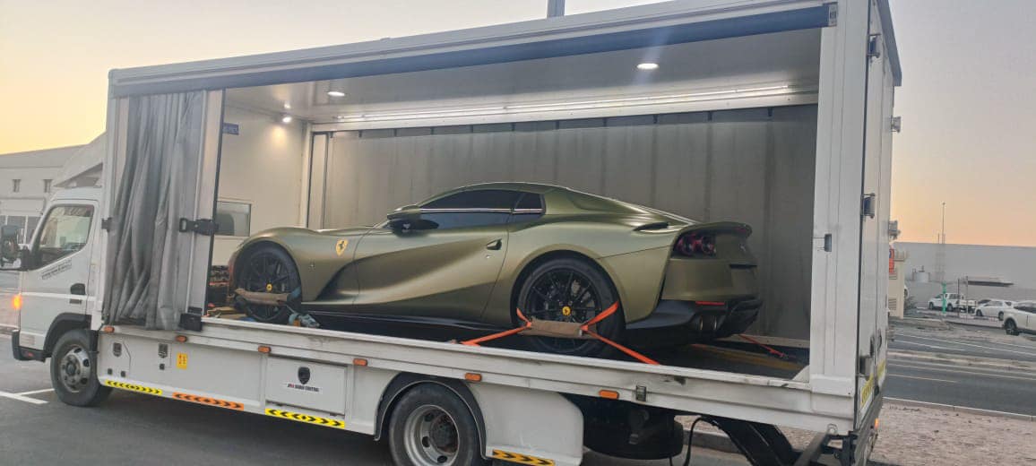 Bộ 3 siêu xe, xe siêu sang dễ về Việt Nam sau Tết: Tổng giá trị có thể đến trăm tỷ, có chiếc gắn logo hơn 350 triệu đồng - Ảnh 1