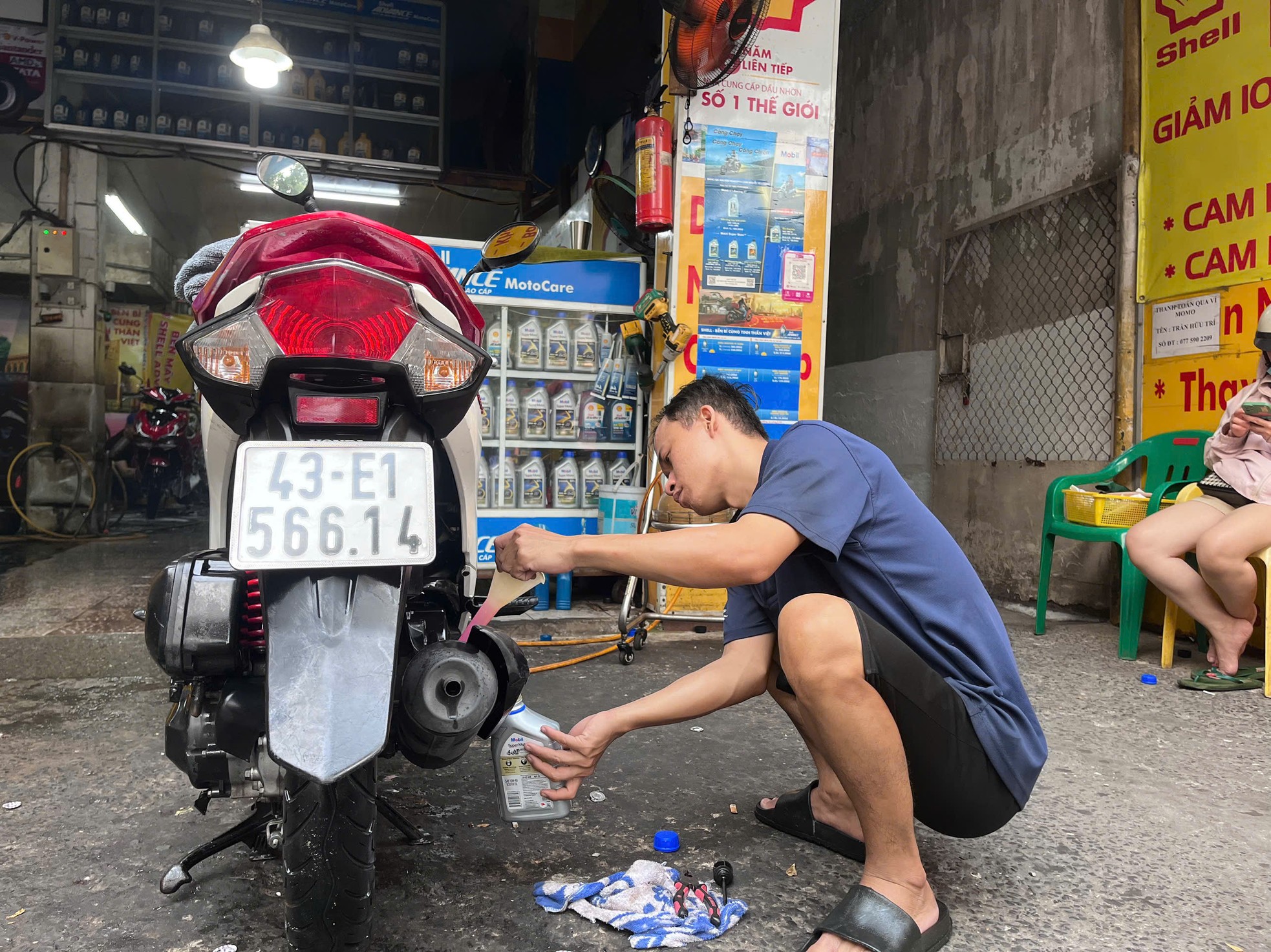 Nghề 'hốt bạc' dịp Tết, thợ làm không ngơi tay - Ảnh 14