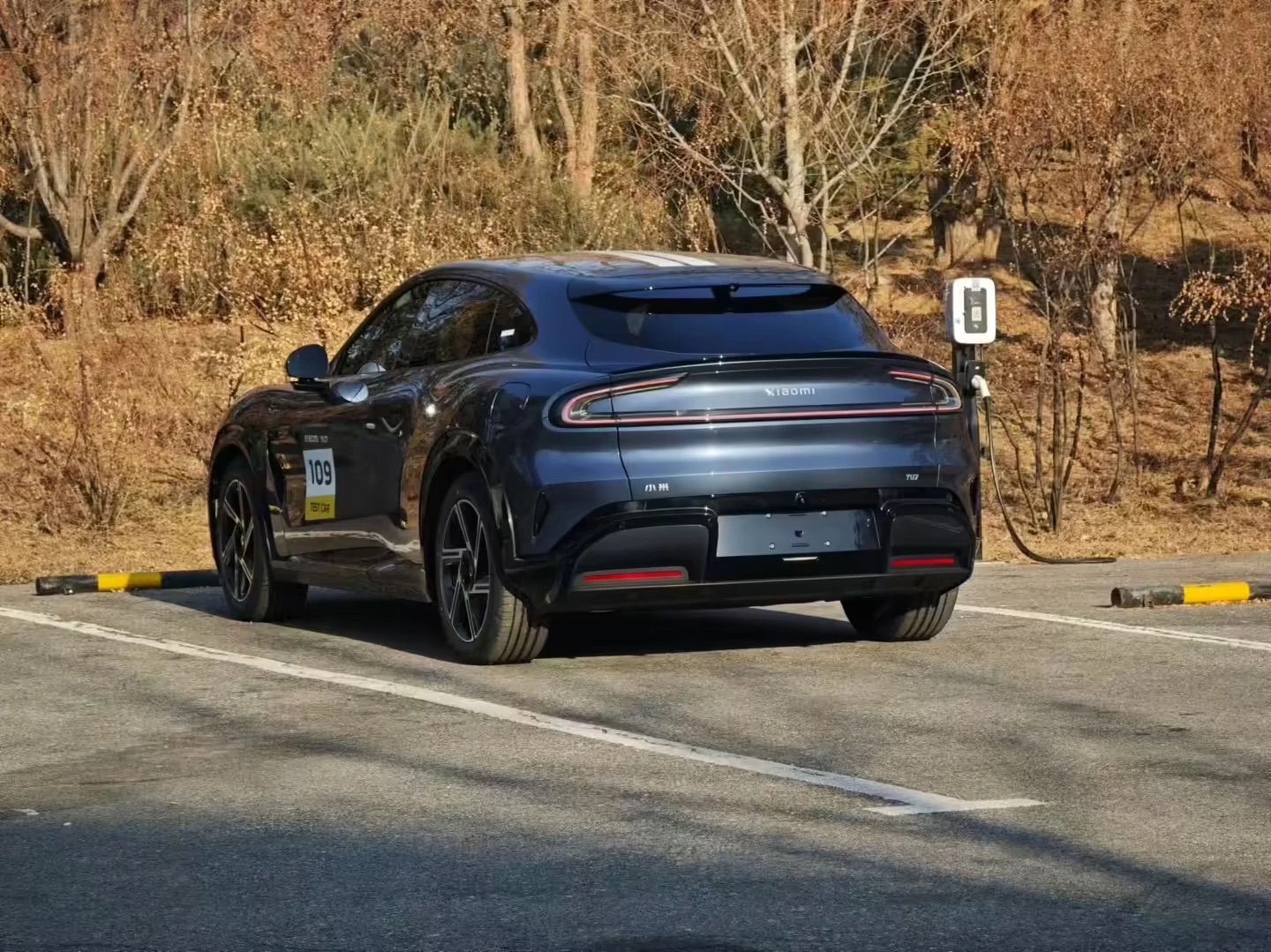 SUV điện Xiaomi YU7 lộ loạt ảnh "bằng xương bằng thịt", hé lộ thiết kế "đỉnh" như xe sang - Ảnh 7