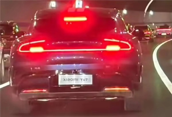 SUV điện Xiaomi YU7 lộ loạt ảnh "bằng xương bằng thịt", hé lộ thiết kế "đỉnh" như xe sang - Ảnh 4