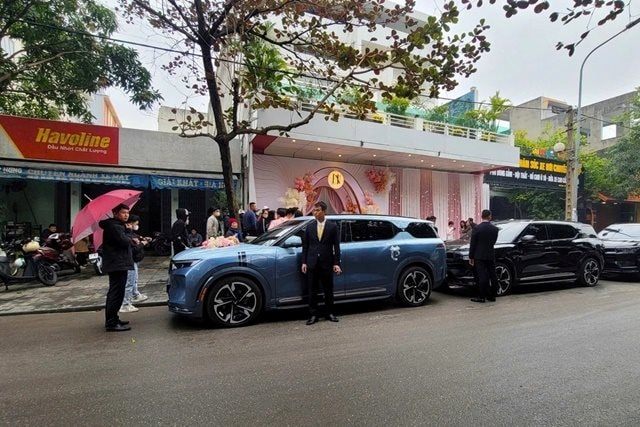 Đám hỏi của con trai tỷ phú Phạm Nhật Vượng: Lần đầu tiên một hôn lễ hào môn ở Việt Nam làm điều này - Ảnh 3