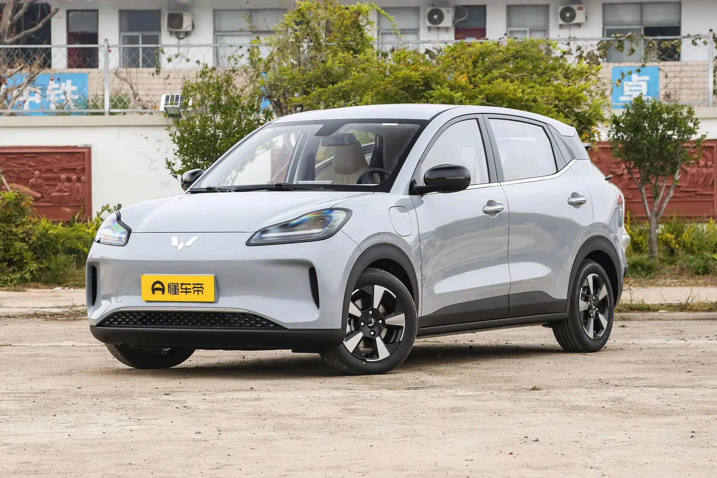 Thị trường ô tô nóng bỏng tay ngay đầu năm 2025, một mẫu SUV điện vừa mở bán tại Việt Nam bất ngờ đại hạ giá còn 288 triệu đồng tại quê nhà - Ảnh 2