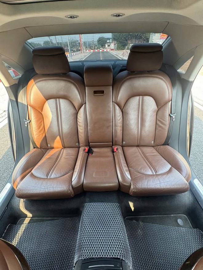 5 xe cũ biểu tượng của đại gia tầm giá Camry mua chơi Tết: Có chiếc siêu sang cỡ Rolls-Royce, ngồi cực êm - Ảnh 5