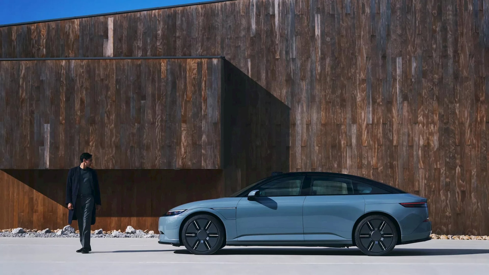 Sedan điện 'đỉnh nóc' của liên minh Sony + Honda có giá bán chính thức: Ngang Tesla Model S, ngay cái tên đã cho thấy sự đặc biệt - Ảnh 1