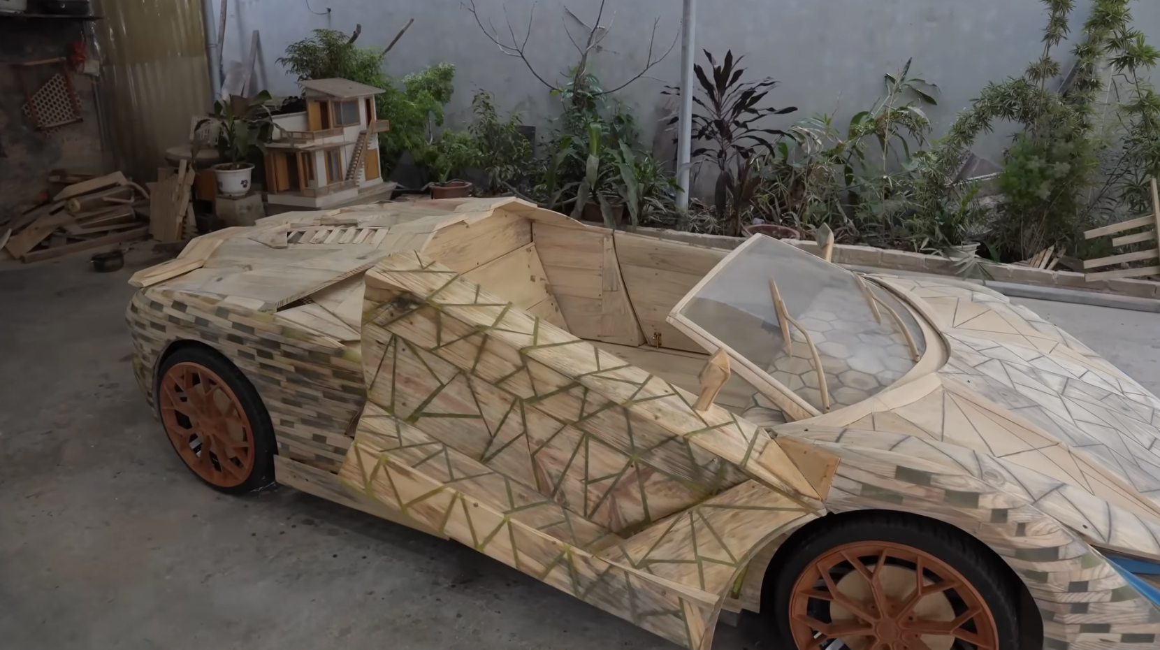 Thợ Việt gom 1 triệu tấm gỗ vụn thành 'siêu xe Lamborghini Revuelto' tặng con, ra đường buổi đêm ai cũng phải nhìn - Ảnh 6