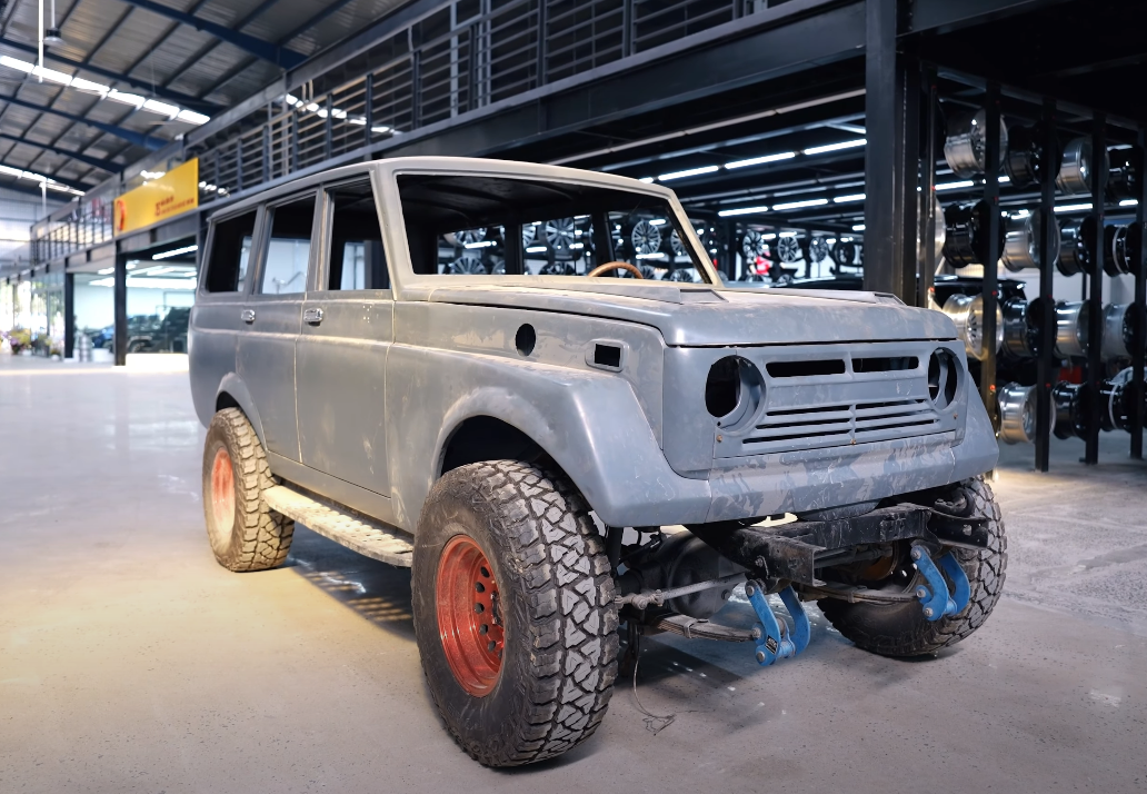 Thợ Việt phục chế Toyota Land Cruiser 1975 mất tới 2 năm: ‘Biến đống sắt vụn thành chiếc xe độc nhất’ - Ảnh 1