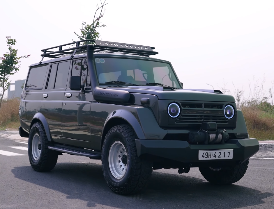 Thợ Việt phục chế Toyota Land Cruiser 1975 mất tới 2 năm: ‘Biến đống sắt vụn thành chiếc xe độc nhất’ - Ảnh 2