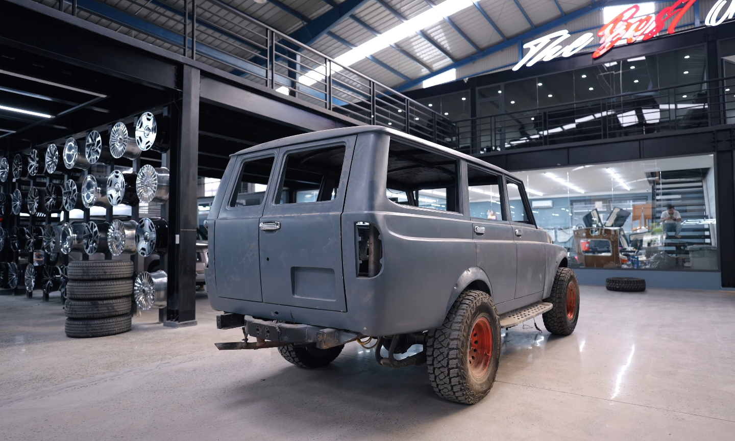 Thợ Việt phục chế Toyota Land Cruiser 1975 mất tới 2 năm: ‘Biến đống sắt vụn thành chiếc xe độc nhất’ - Ảnh 5