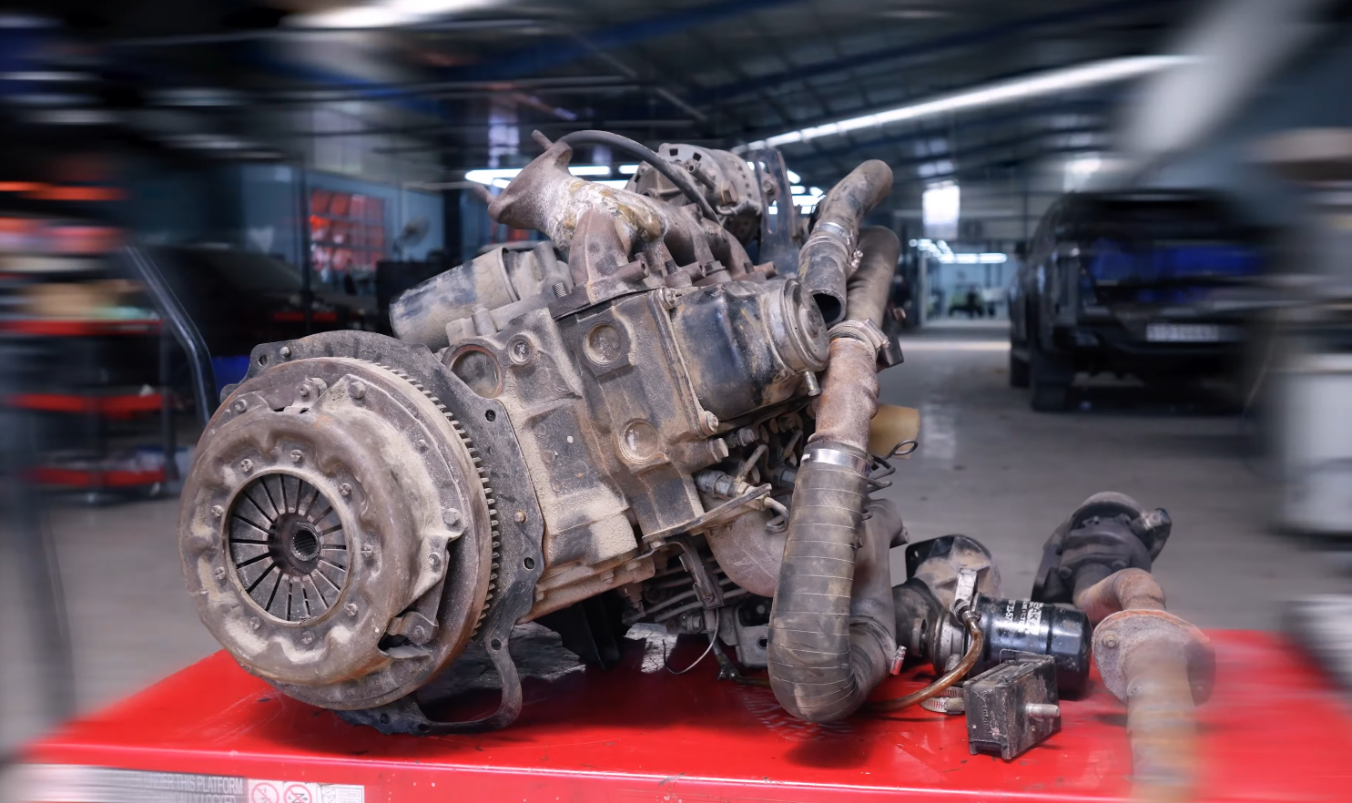 Thợ Việt phục chế Toyota Land Cruiser 1975 mất tới 2 năm: ‘Biến đống sắt vụn thành chiếc xe độc nhất’ - Ảnh 7