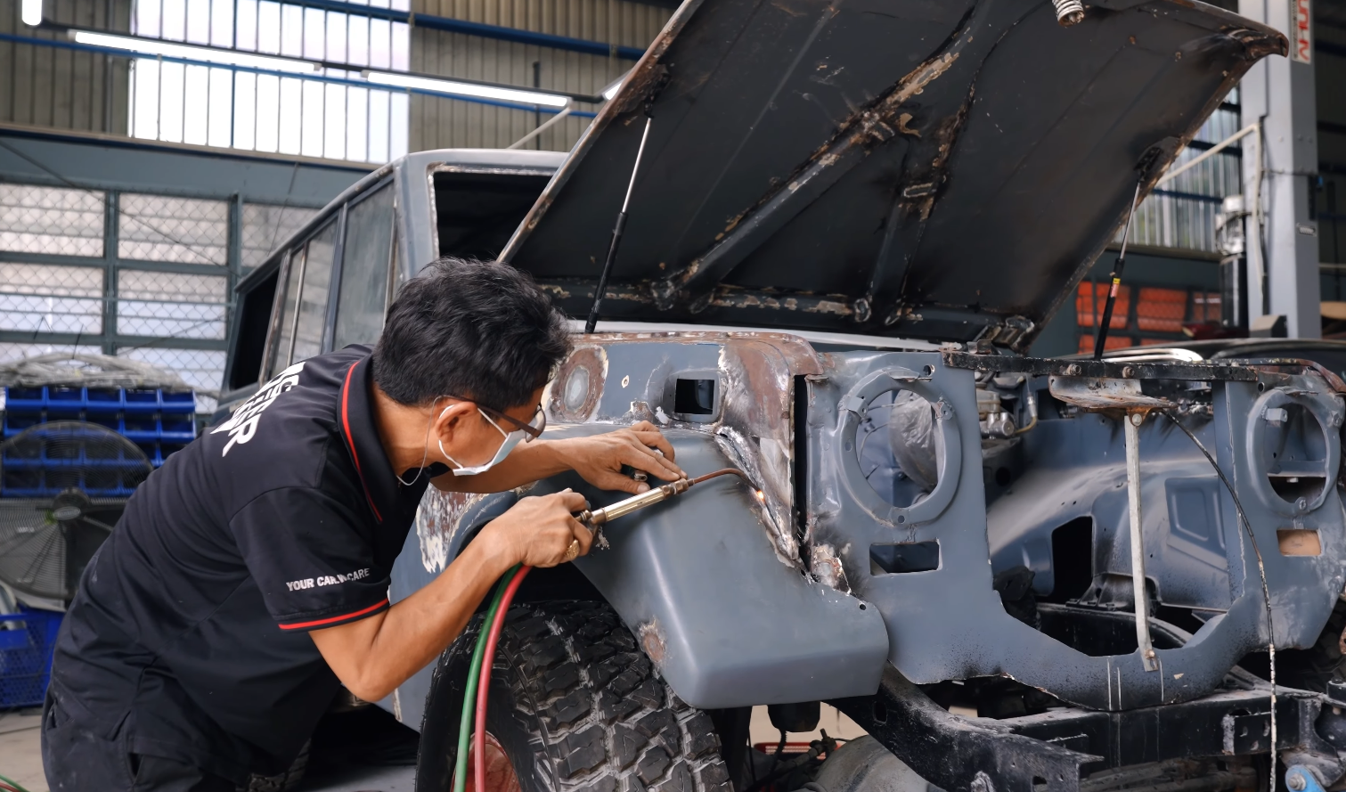Thợ Việt phục chế Toyota Land Cruiser 1975 mất tới 2 năm: ‘Biến đống sắt vụn thành chiếc xe độc nhất’ - Ảnh 8