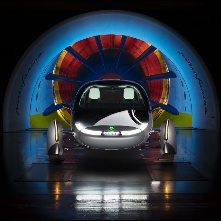 Hồi sinh từ cửa tử, một startup tung siêu phẩm xe điện chạy bằng năng lượng mặt trời: Chạy hơn 600km chỉ bằng một lần sạc - Ảnh 2