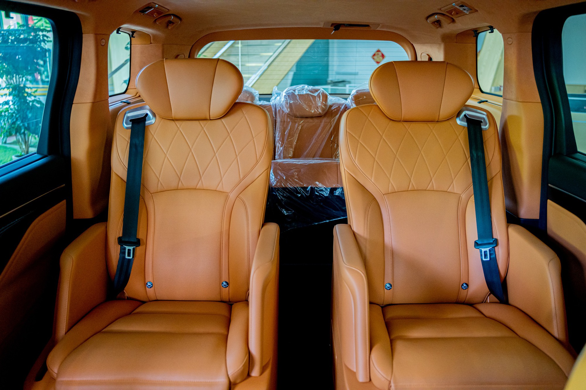 Xe như Toyota Alphard này dễ về Việt Nam đầu 2025: Nội thất kiểu 'chủ tịch', mạnh 480hp, hết xăng vẫn chạy được 140km - Ảnh 7