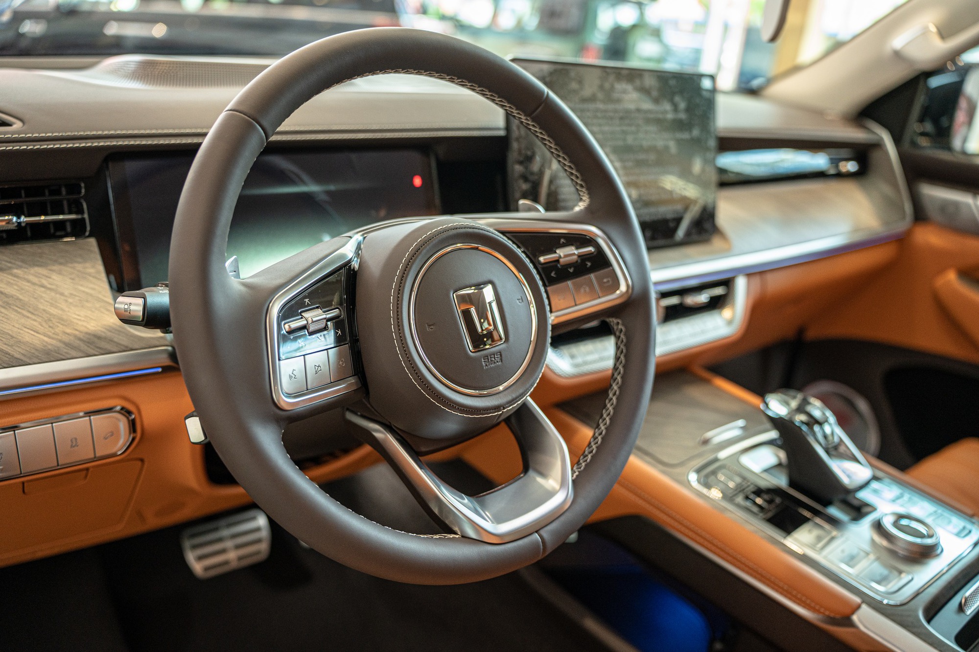 Xe như Toyota Alphard này dễ về Việt Nam đầu 2025: Nội thất kiểu 'chủ tịch', mạnh 480hp, hết xăng vẫn chạy được 140km - Ảnh 11