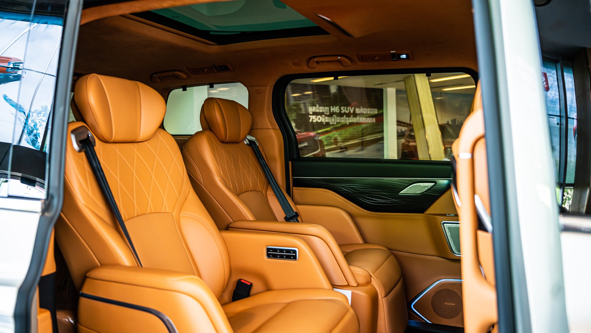 Xe như Toyota Alphard này dễ về Việt Nam đầu 2025: Nội thất kiểu 'chủ tịch', mạnh 480hp, hết xăng vẫn chạy được 140km - Ảnh 6