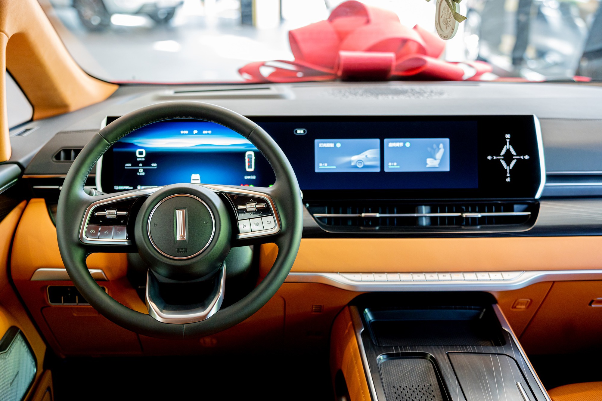 Xe như Toyota Alphard này dễ về Việt Nam đầu 2025: Nội thất kiểu 'chủ tịch', mạnh 480hp, hết xăng vẫn chạy được 140km - Ảnh 10