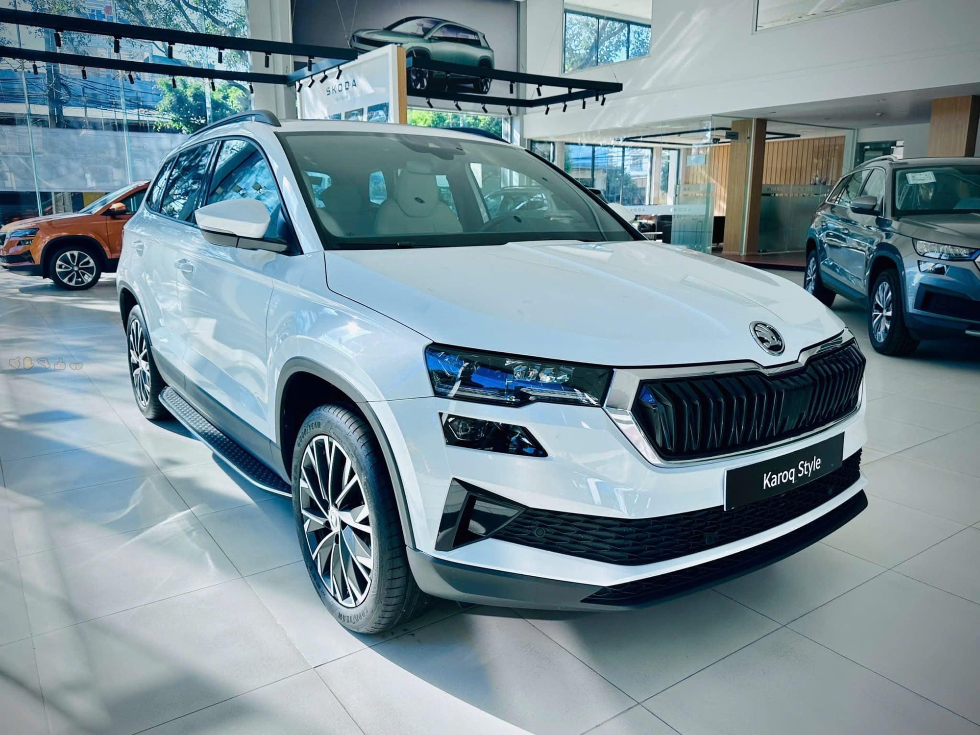 Xe Skoda giảm giá 200 triệu tại đại lý: Karoq còn 799 triệu rẻ hơn Corolla Cross, Kodiaq lần đầu dưới 1 tỷ cạnh tranh CX-8 - Ảnh 2