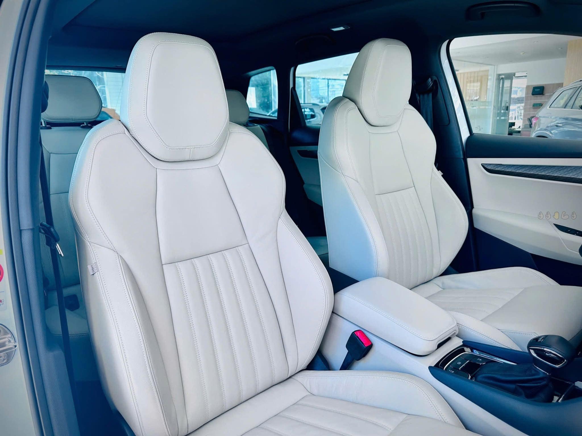 Xe Skoda giảm giá 200 triệu tại đại lý: Karoq còn 799 triệu rẻ hơn Corolla Cross, Kodiaq lần đầu dưới 1 tỷ cạnh tranh CX-8 - Ảnh 6