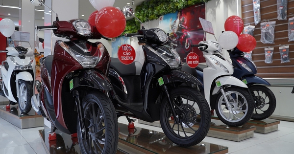 Giá Honda SH Mode giảm mạnh ngay trước Tết, thời điểm vàng để mua xe