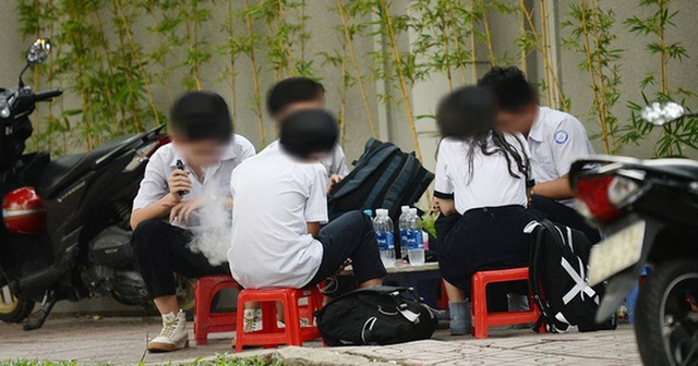 Đề xuất phạt đến 2 triệu đồng khi hút thuốc lá điện tử - Ảnh 1