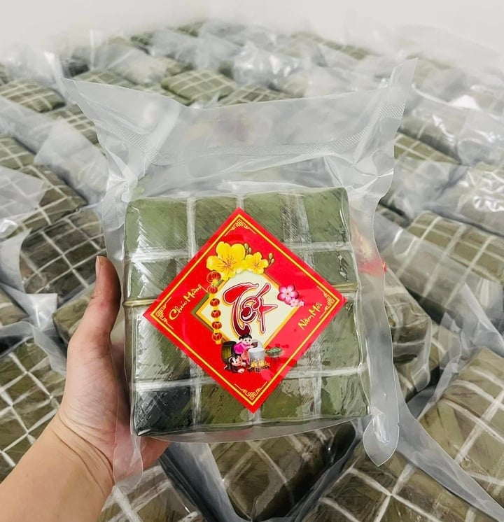 Ngày rằm tháng Chạp, bánh chưng tăng giá gấp đôi, khách vẫn đổ xô mua - Ảnh 2