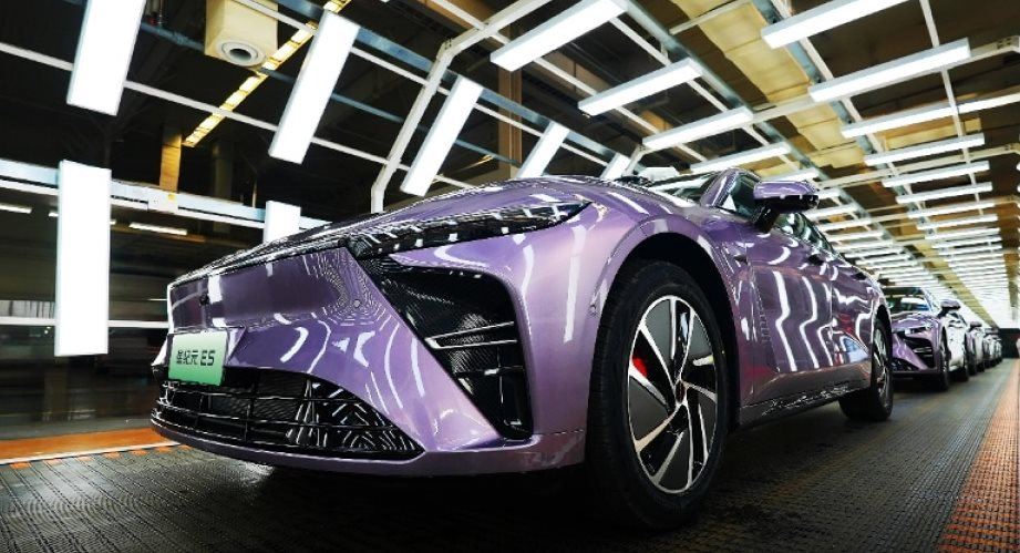 Hãng xe xây nhà máy tại Việt Nam bắt đầu sản xuất mẫu sedan đi một mạch từ Hà Nội đến Đồng Nai mới cần đổ xăng: Giá khởi điểm dưới 600 triệu đồng, sẽ mở bán trong quý 1 - Ảnh 2