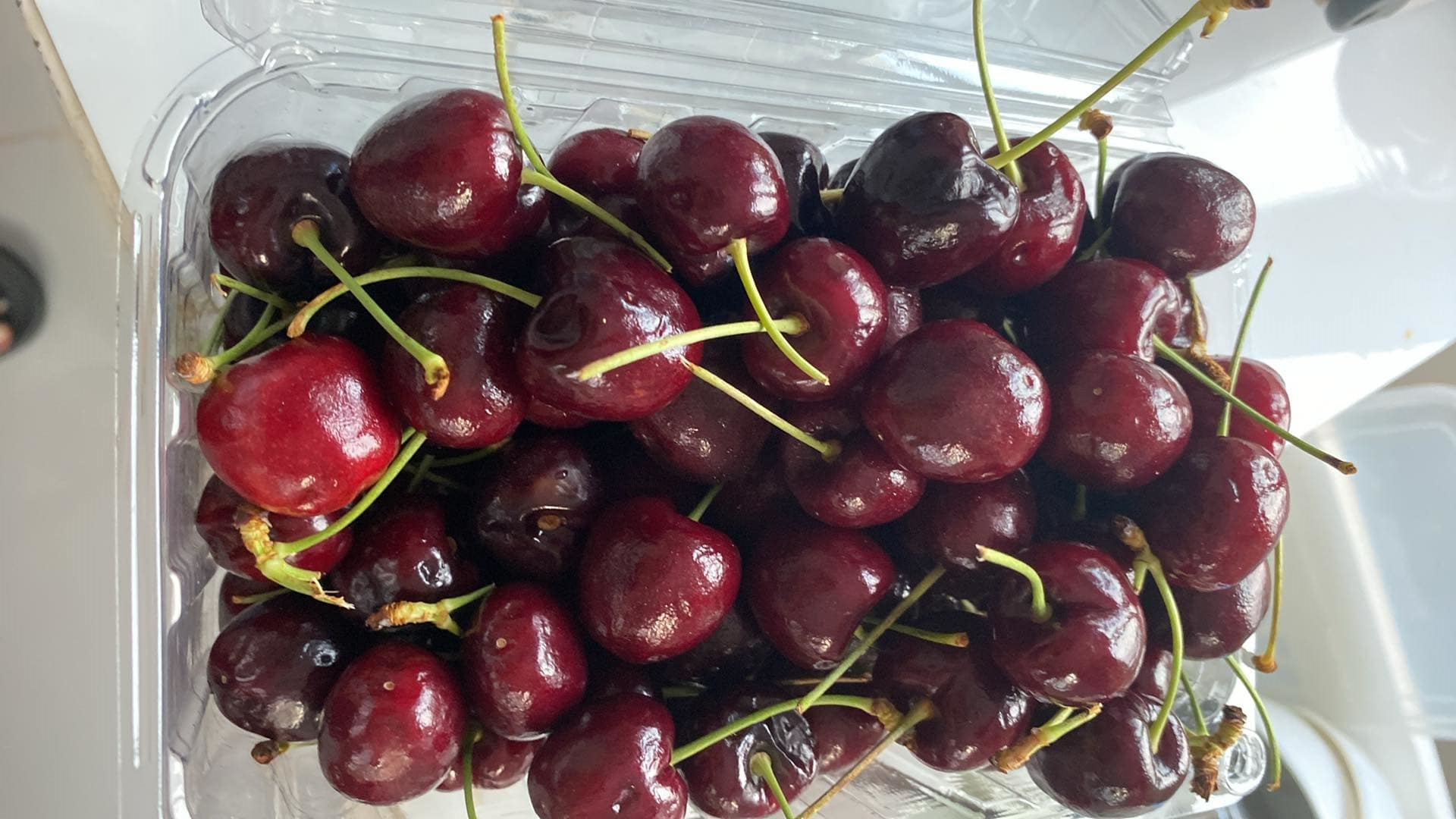 Cherry Chile giá rẻ bất ngờ, nhiều người nghi ngờ hàng Trung Quốc - Ảnh 1