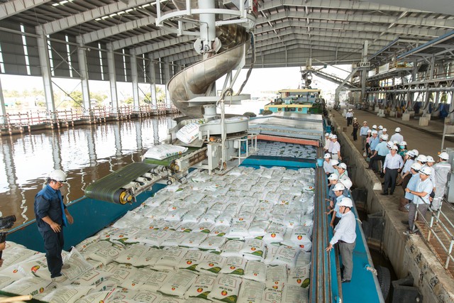 VN cung cấp 1 mặt hàng thiết yếu của ngành nông nghiệp, Campuchia là khách "sộp", chiếm gần 35% đơn hàng - Ảnh 2