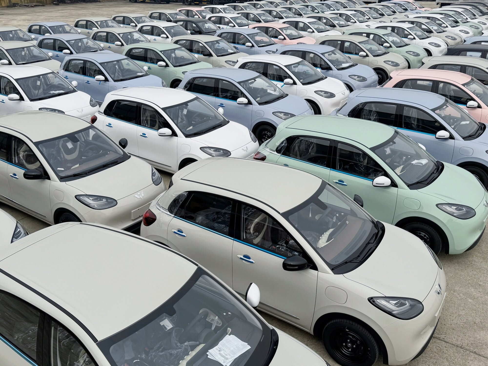 Thị trường ô tô nóng bỏng tay ngay đầu năm 2025, một mẫu SUV điện vừa mở bán tại Việt Nam bất ngờ đại hạ giá còn 288 triệu đồng tại quê nhà - Ảnh 4