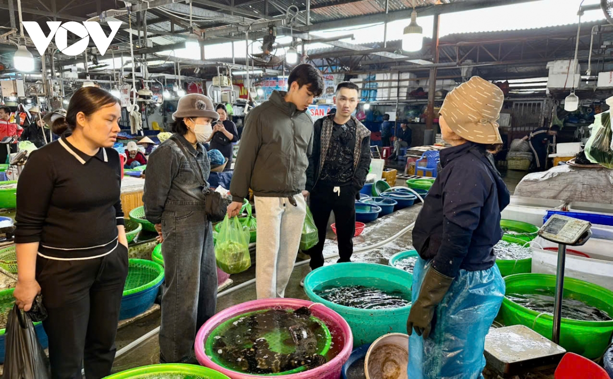 Các mặt hàng nông sản, hải sản được ưa chuộng dịp Tết - Ảnh 1