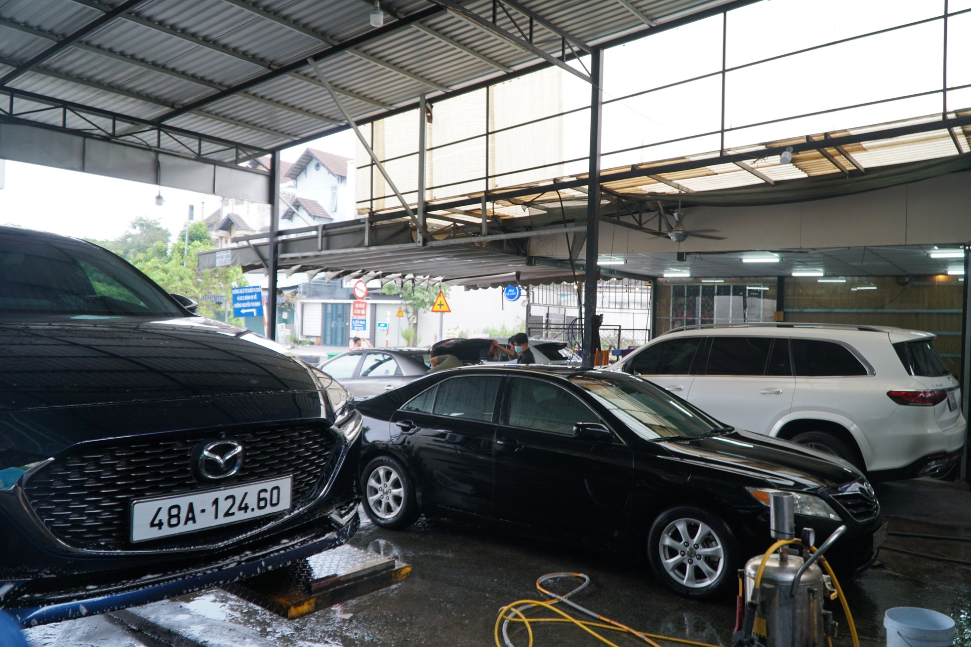 Nghề 'hốt bạc' dịp Tết, thợ làm không ngơi tay - Ảnh 3