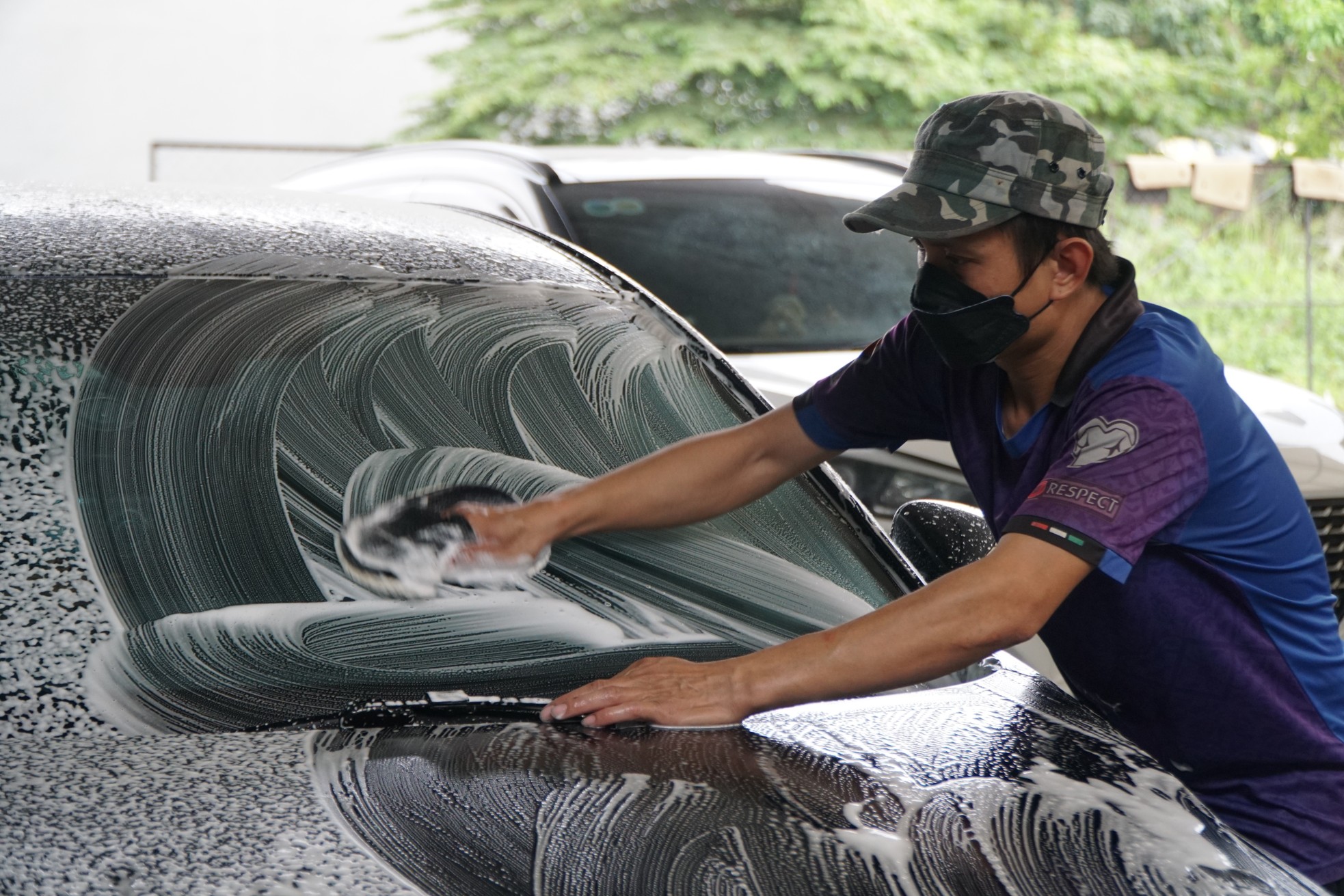 Nghề 'hốt bạc' dịp Tết, thợ làm không ngơi tay - Ảnh 2