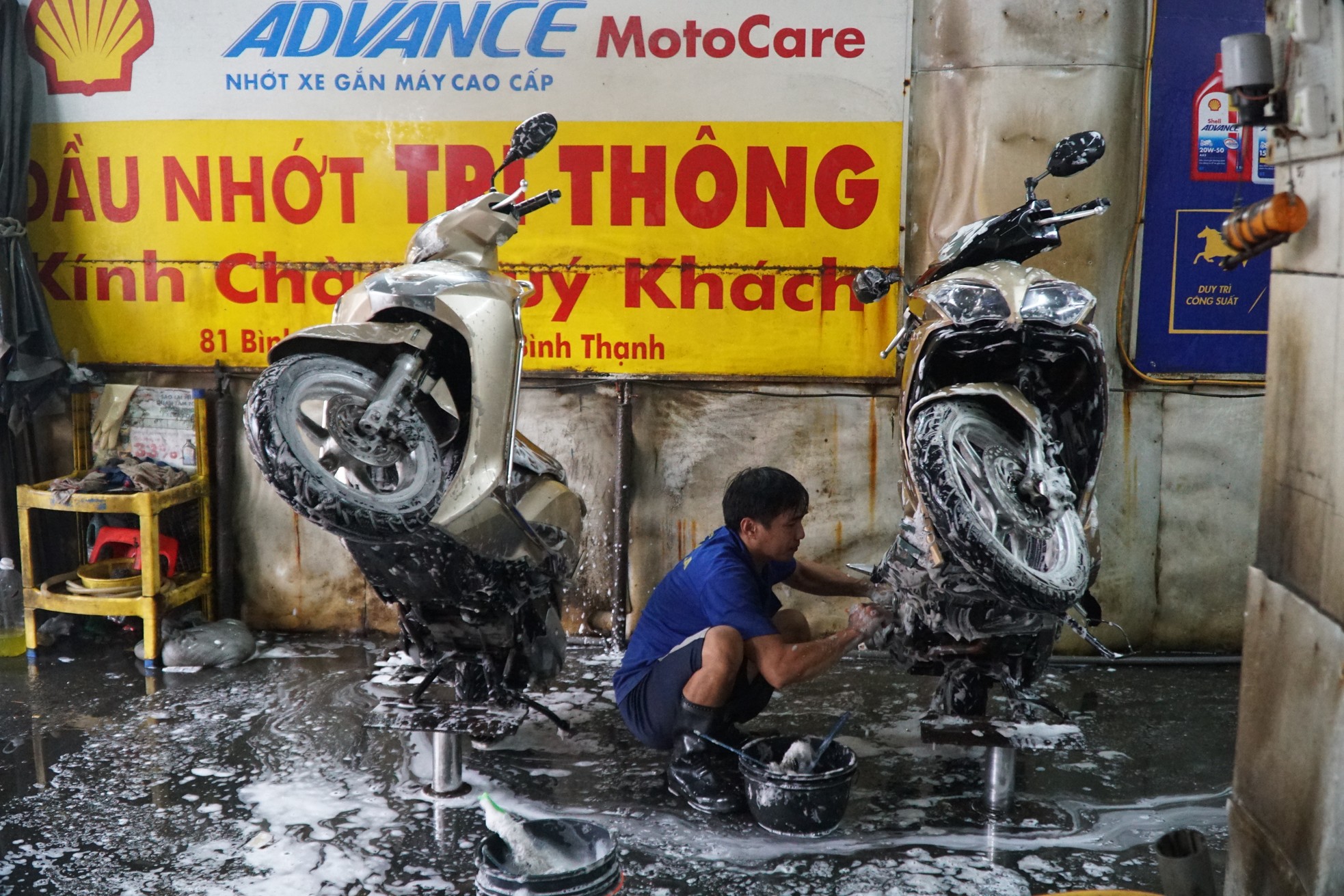 Nghề 'hốt bạc' dịp Tết, thợ làm không ngơi tay - Ảnh 13