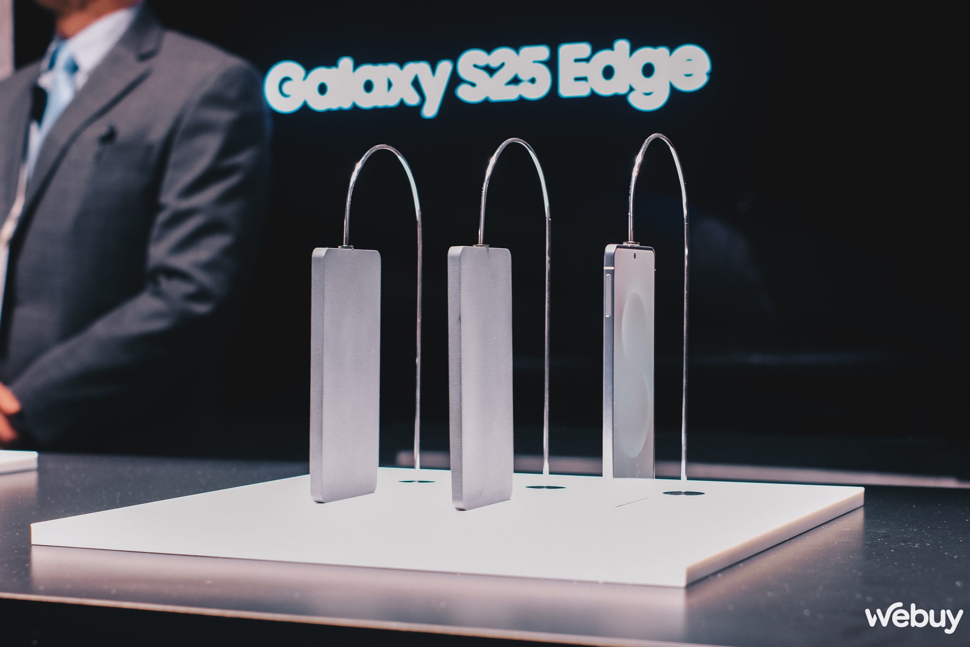 Thiết kế "mỏng dính" chỉ 6mm, Galaxy S25 Edge sẽ có dung lượng pin bao nhiêu? - Ảnh 2