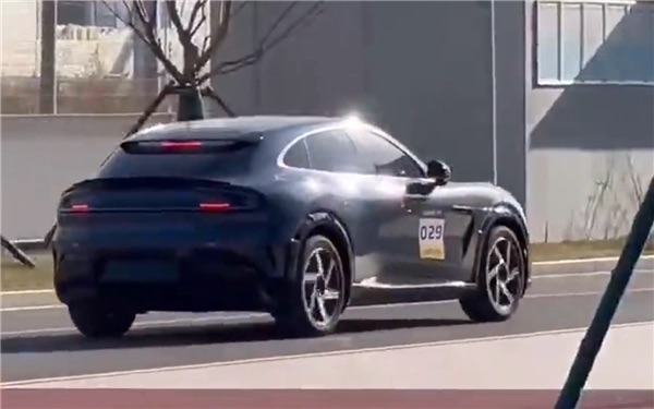 SUV điện Xiaomi YU7 lộ loạt ảnh "bằng xương bằng thịt", hé lộ thiết kế "đỉnh" như xe sang - Ảnh 2