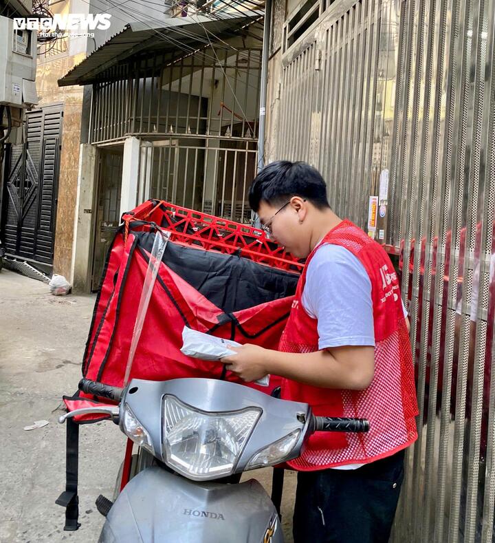 Giao 500 đơn hàng/ngày, shipper làm không hết việc, thu nhập dịp Tết tăng gấp 3 - Ảnh 2