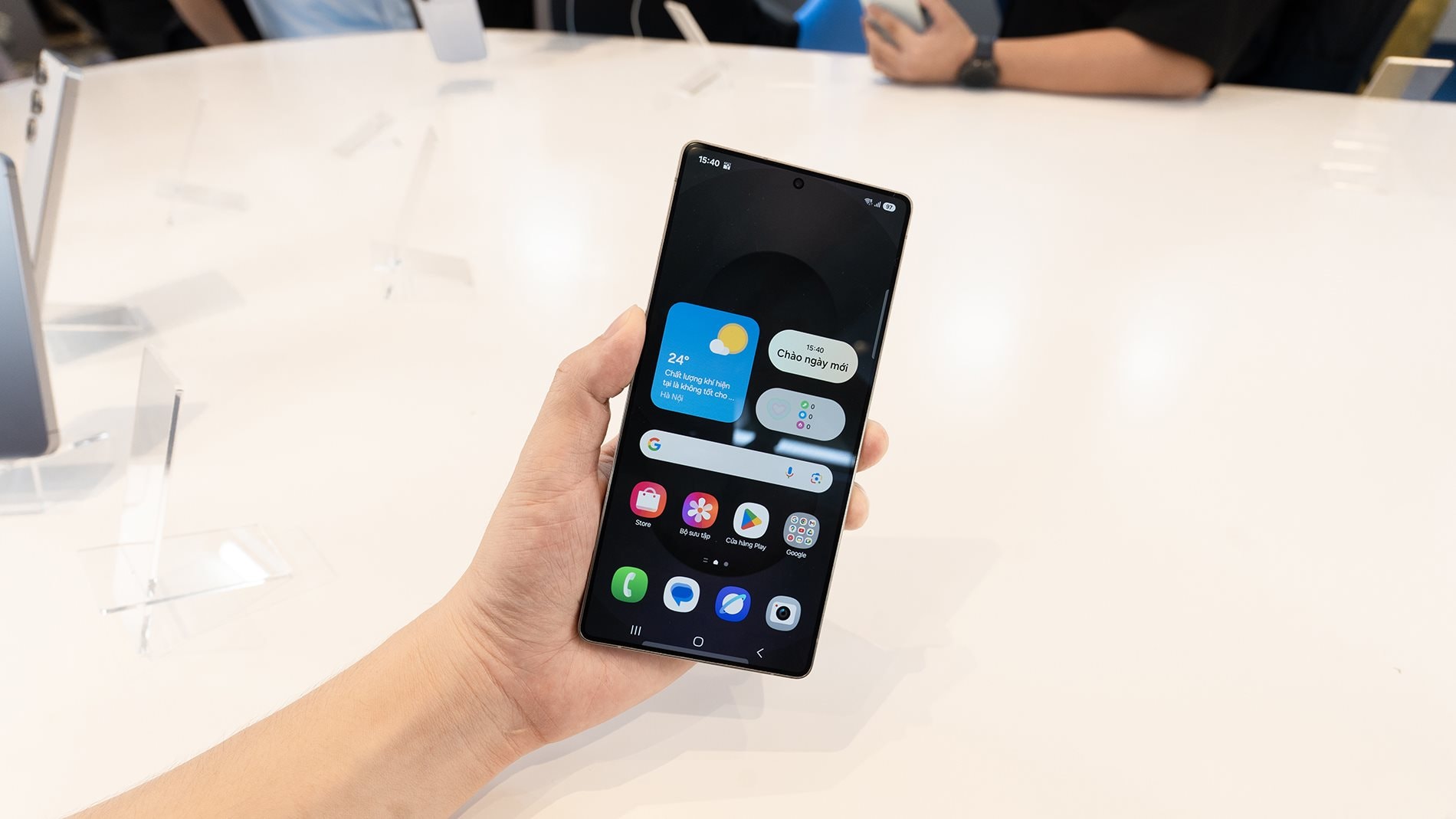 Galaxy S5 Ultra mở đặt trước, một nhà bán lẻ lì xì người mua tối đa 7 triệu đồng - Ảnh 1