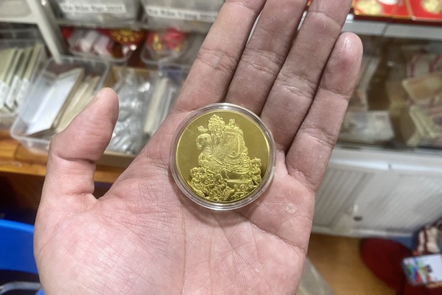 Sôi động thị trường tiền lưu niệm độc lạ lì xì Tết - Ảnh 5