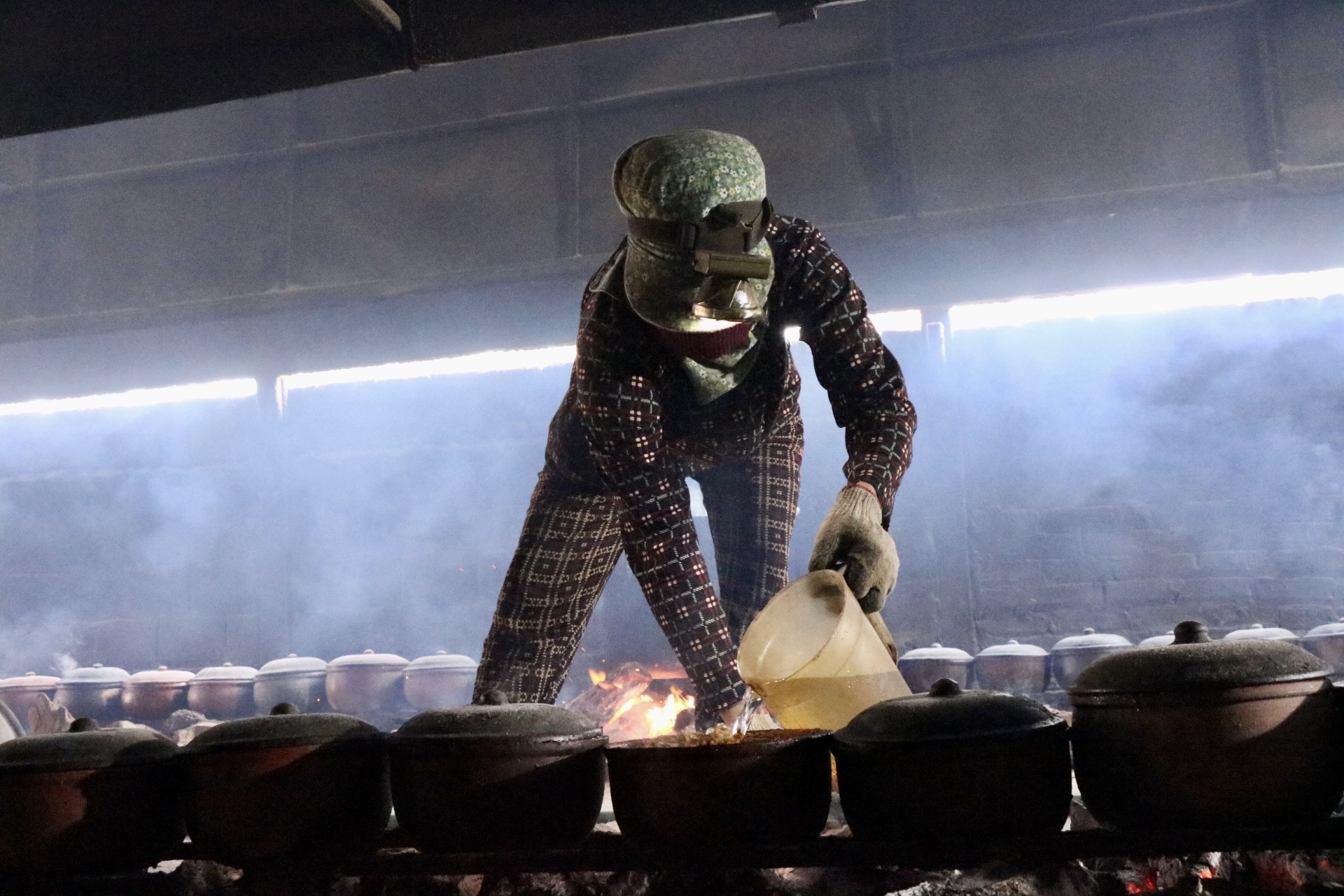 Cá kho làng Vũ Đại tới tấp đơn hàng Tết - Ảnh 7