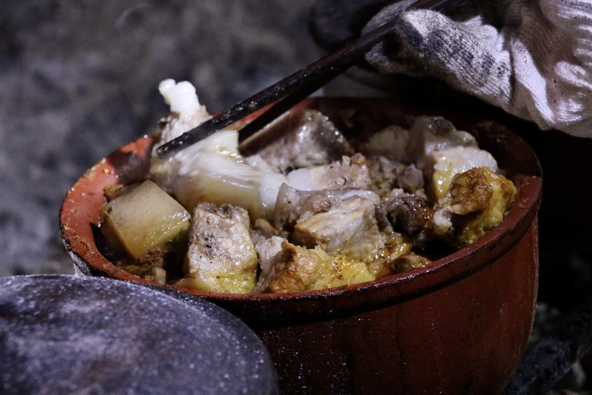 Cá kho làng Vũ Đại tới tấp đơn hàng Tết - Ảnh 12