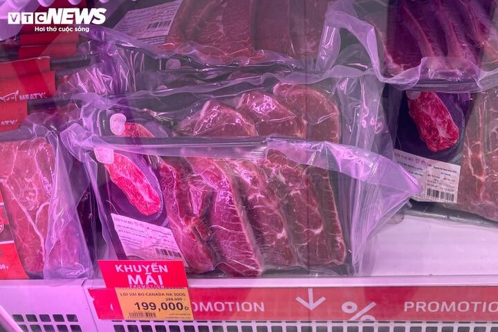 Giỏ quà Tết bò nhập khẩu, thịt heo muối 'lên ngôi', hút khách nhà giàu - Ảnh 8