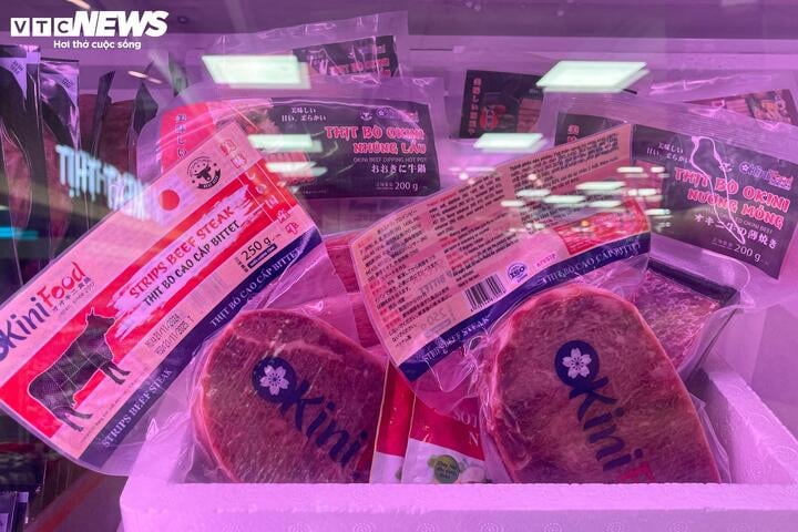 Giỏ quà Tết bò nhập khẩu, thịt heo muối 'lên ngôi', hút khách nhà giàu - Ảnh 5