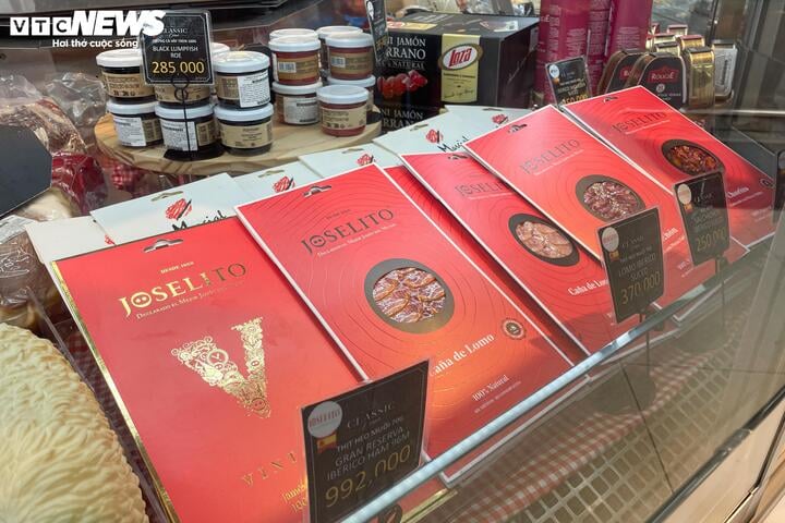 Giỏ quà Tết bò nhập khẩu, thịt heo muối 'lên ngôi', hút khách nhà giàu - Ảnh 15