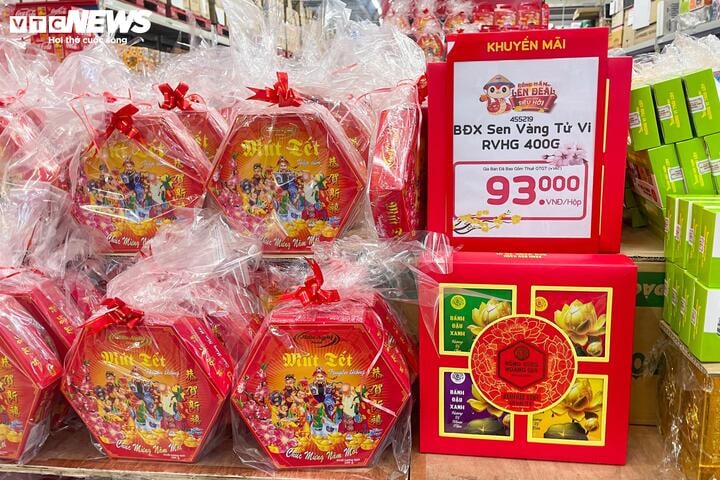 Mứt Tết bán tràn thị trường, xuất hiện nhiều loại '3 không' - Ảnh 10