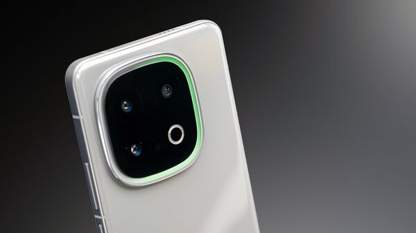 Thêm một "quái vật hiệu năng" mới so tài S24 Ultra: Chip 8 Elite, màn 144Hz, sạc 120W, giá rẻ khó tin - Ảnh 3