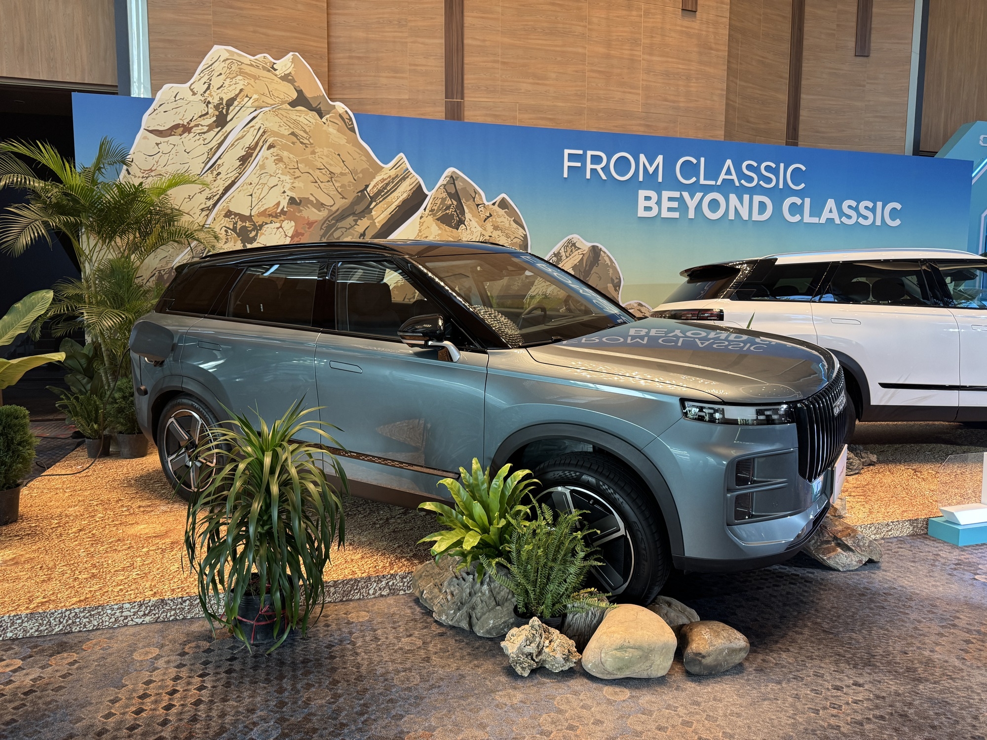 Nhiều xe lỡ hẹn ra mắt Việt Nam năm 2024: Đủ loại xăng, điện, hybrid, có mẫu đã lộ diện và về đại lý một thời gian - Ảnh 8