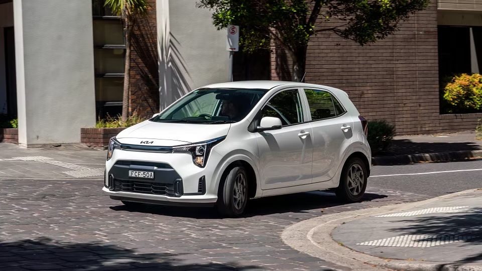 Kia Morning ở Việt Nam mà được như thế này dễ thoát đáy phân khúc cỡ A: Trang bị an toàn 'ăn đứt' Hyundai i10 - Ảnh 2