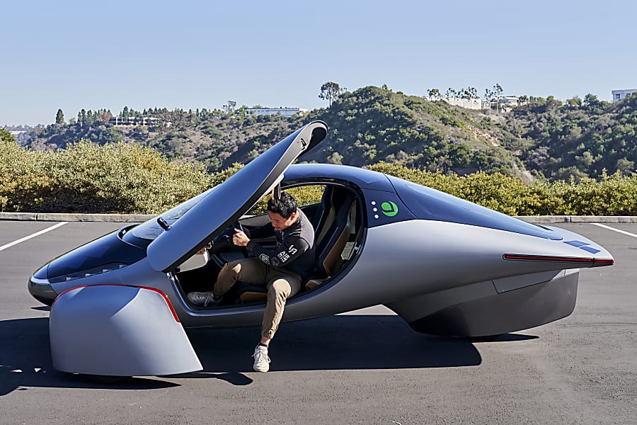 Hồi sinh từ cửa tử, một startup tung siêu phẩm xe điện chạy bằng năng lượng mặt trời: Chạy hơn 600km chỉ bằng một lần sạc - Ảnh 3