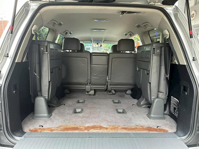 5 xe cũ biểu tượng của đại gia tầm giá Camry mua chơi Tết: Có chiếc siêu sang cỡ Rolls-Royce, ngồi cực êm - Ảnh 10