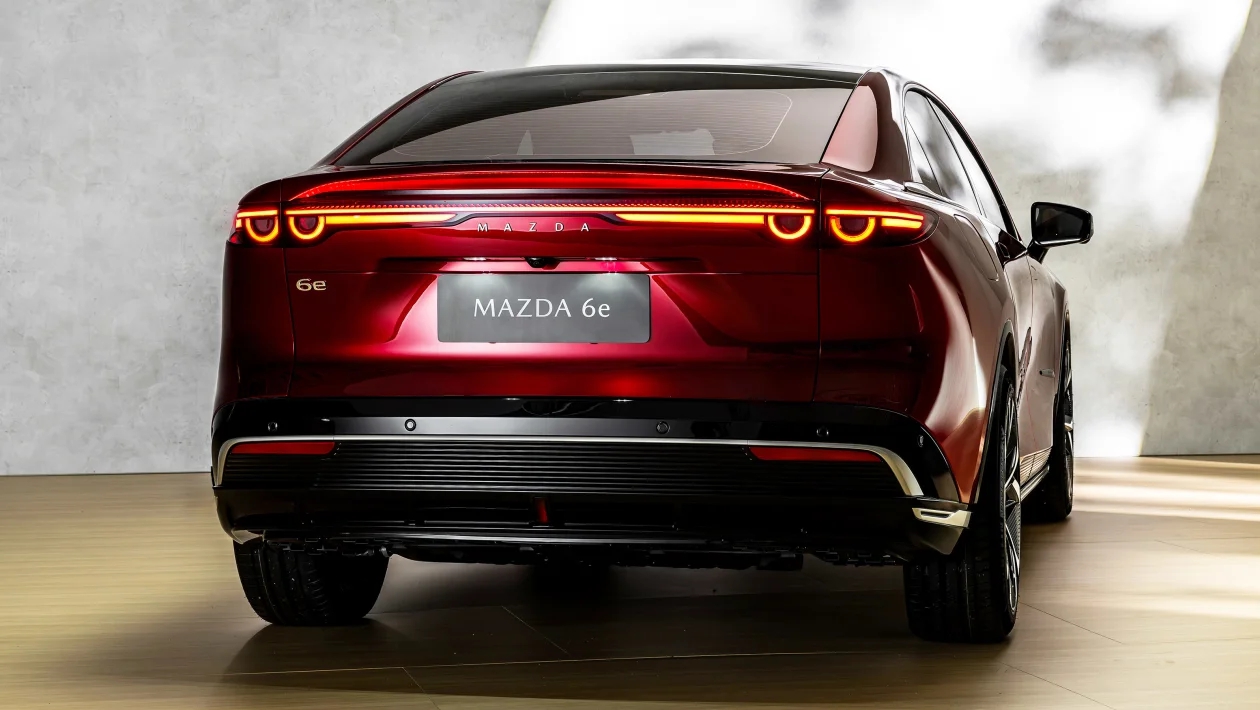 Mazda 6e ra mắt: Thiết kế khác hẳn Mazda6, nội thất ‘cận sang’, chạy 555km/sạc, mở bán cuối năm đấu Camry - Ảnh 5