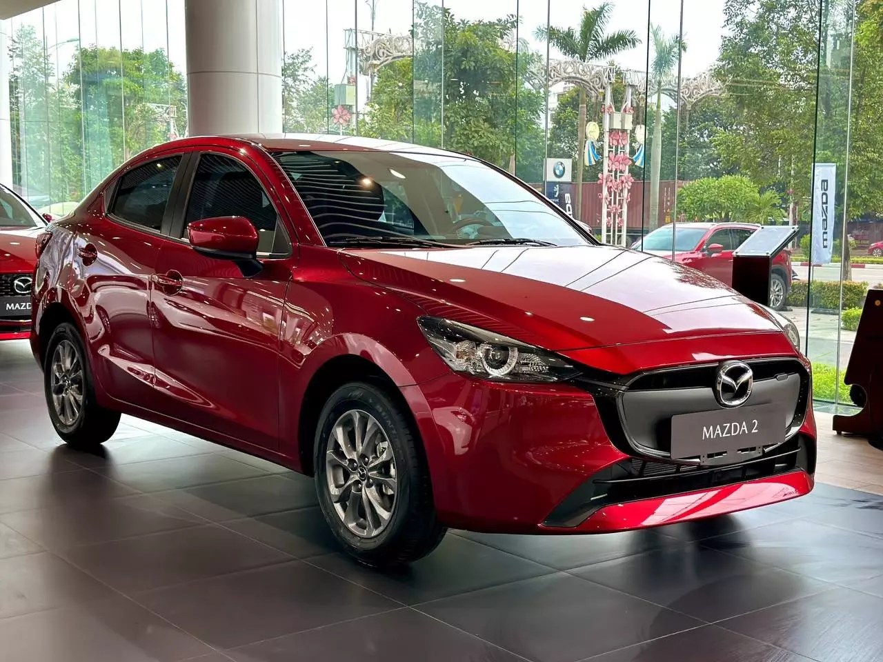 Mazda2 tăng 10 triệu đồng vẫn rẻ hơn i10 bản cao, CX-30 giảm giá vẫn khó thoát 'đáy' phân khúc - Ảnh 1